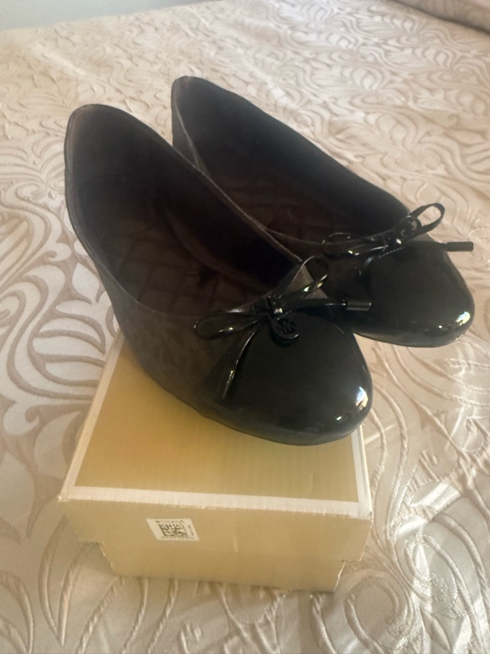 Michael kors Black Patent Ballet Flats with Bow size 9